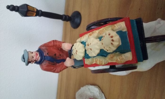 petites figurines vintage village de Noël - photo numéro 3
