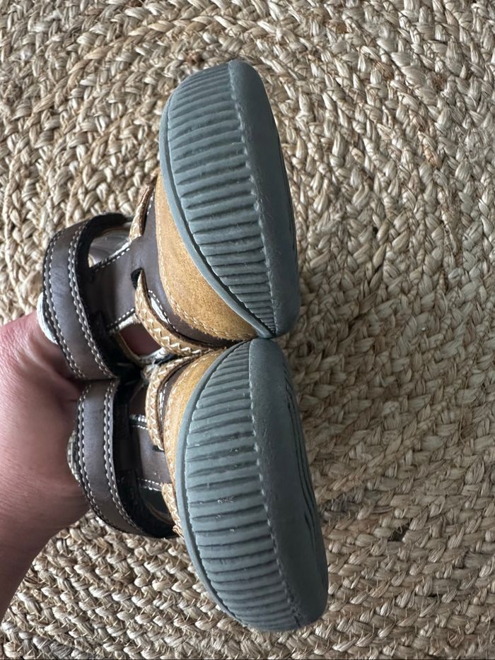 Chaussures bébé Taille 23 - photo numéro 4