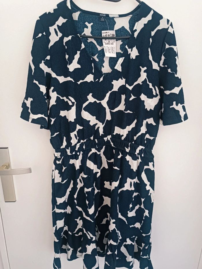 Robe d'été marine à motifs blancs Kiabi Taille M (38-40) Neuf avec étiquette - photo numéro 2