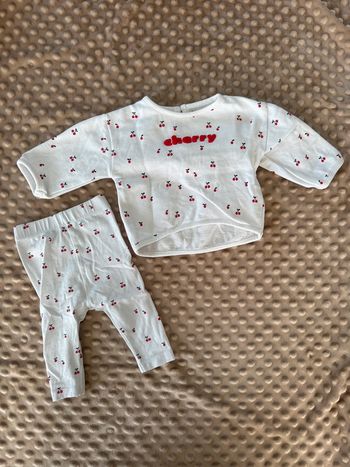 Ensemble pull léger pantalon cerises