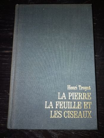 Livre la pierre, la feuille et les ciseaux