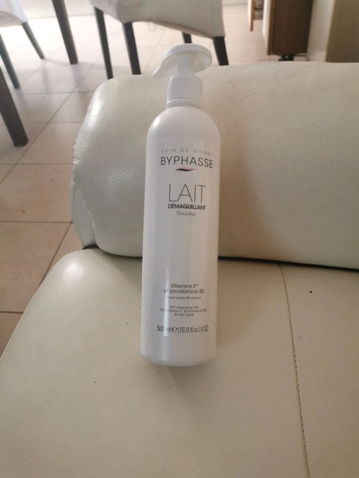 Lait démaquillant doux grand format Byphasse neuf