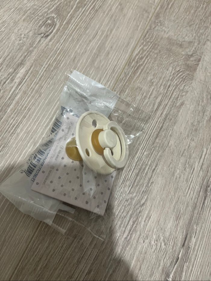 Tétines 0-6 mois Bibs, avent & biolane - photo numéro 4