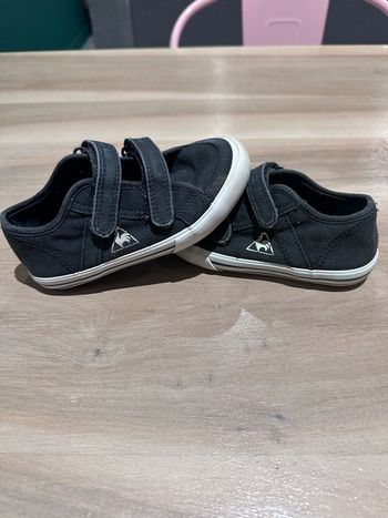 Paire de basket en toile le coq sportif noire pointure 26