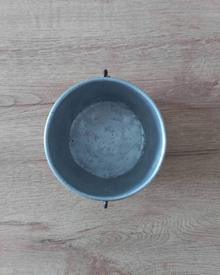 Timbale ancienne en aluminium. - photo numéro 5