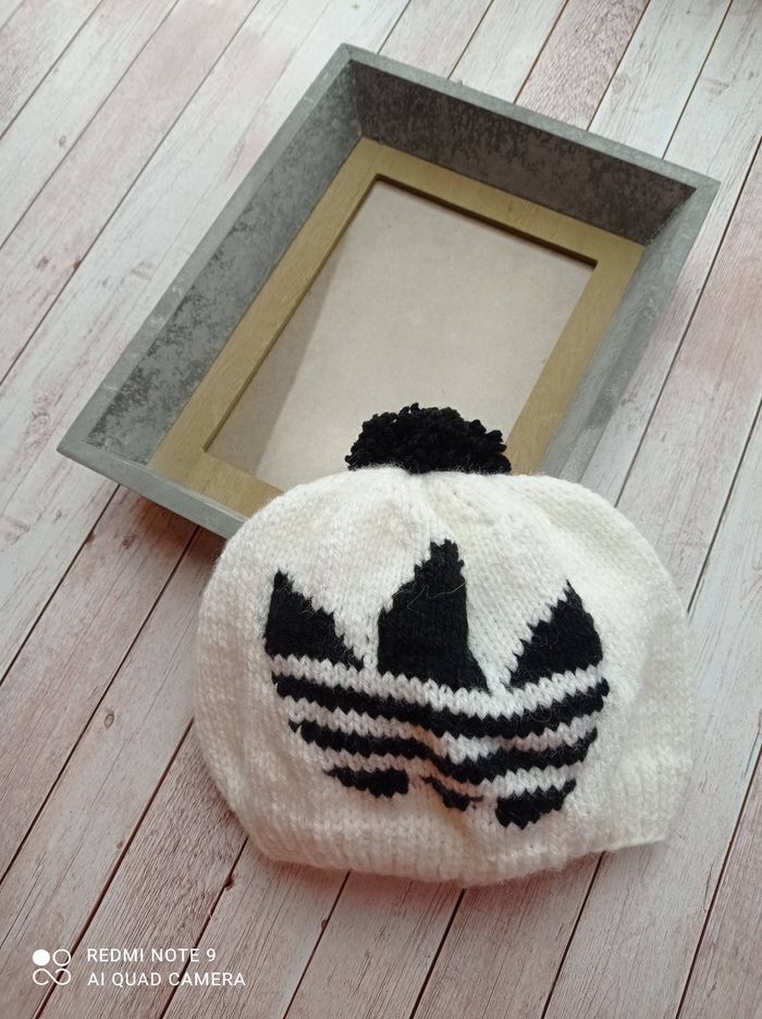 Bonnet fait mains 3/6 mois