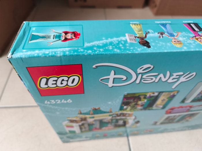 LEGO Disney 43246 : Les aventures des princesses Disney au marché. - photo numéro 7