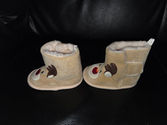 Vends paire de chausson bébé rennes de Noel - photo numéro 2