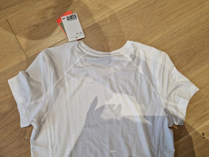 Tee-shirt sport H&M neuf - photo numéro 9