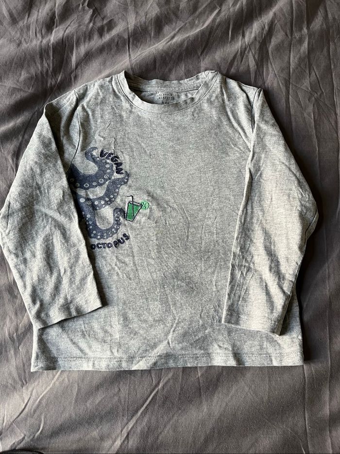 Lot de vêtements garçon 5/6 ans - photo numéro 4