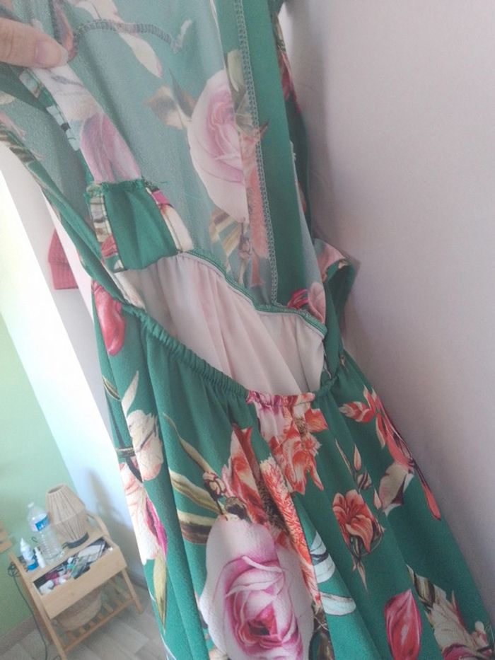Robe a dos nu fleurie taille M - photo numéro 2