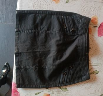 Jupe noire courte souple