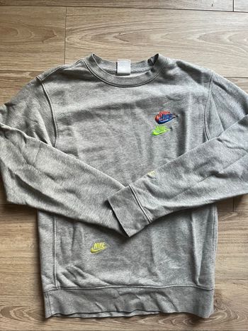 Pull Nike gris