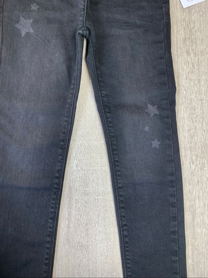 Tregging jean noir - taille 7 ans 122cm Neuf - photo numéro 3