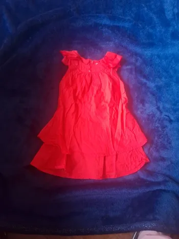 Jolie robe couleur coquelicot