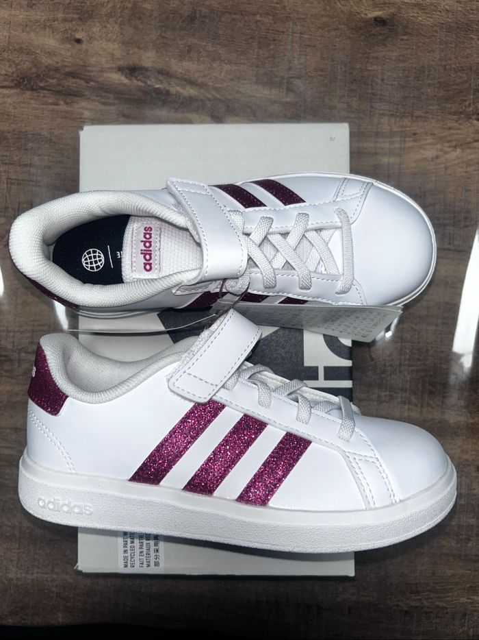 Baskets adidas neuf