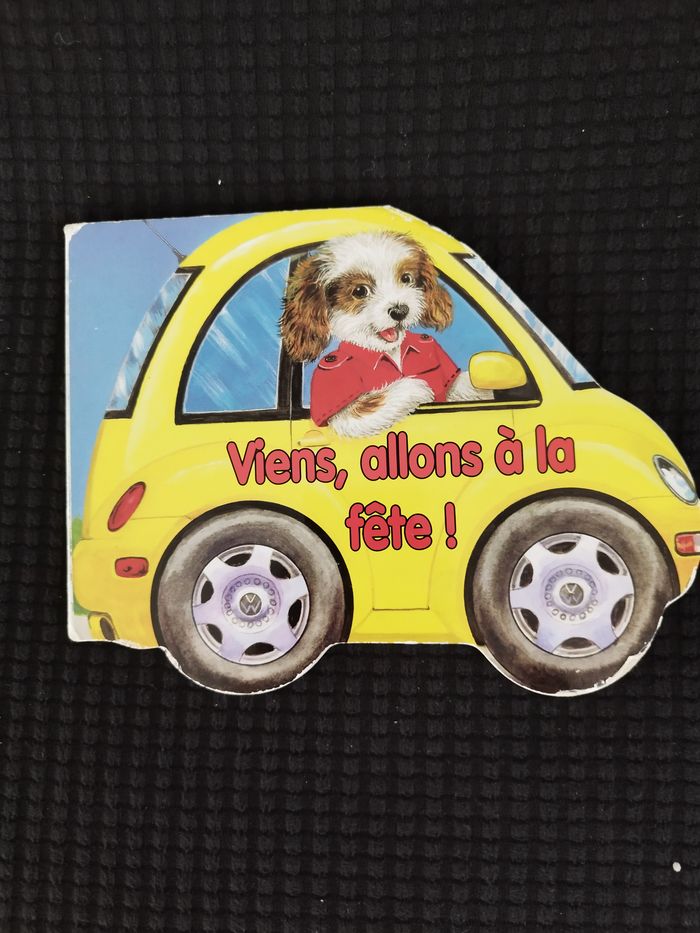 livre cartonné Viens allons à la fête!