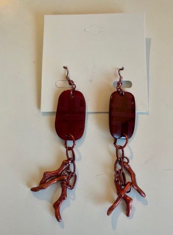 Boucles d’oreille fantaisie « rouge/Bordeau  »