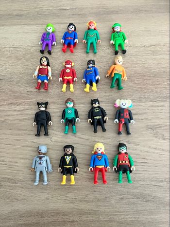 Lot complet dc comics playmobils kinder  