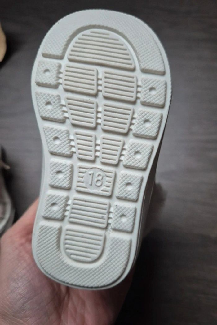 Magnifiques bottines fourrées neuve avec étiquette taille 18 - photo numéro 5