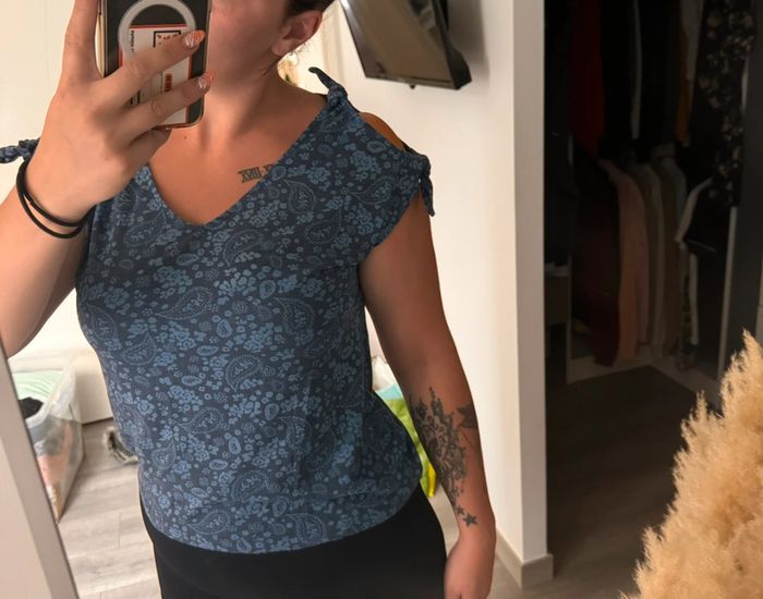 Tee-shirt bleu à motif – Taille M – Camaïeu – Neuf - photo numéro 3