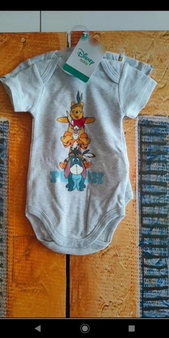 2 bodies 3 mois winnie neuf
