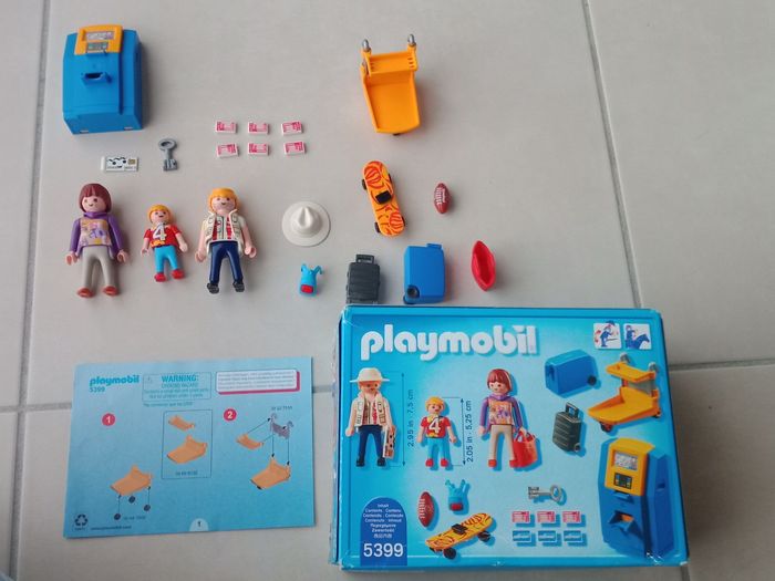 Playmobil Famille de vacanciers et la borne d'enregistrement. - photo numéro 8