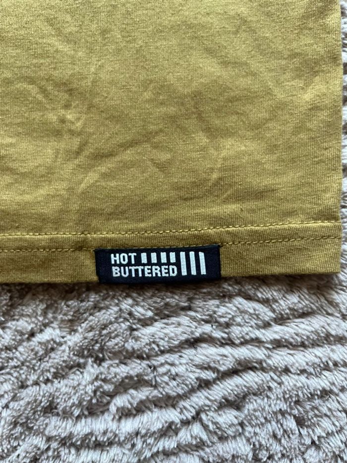 Tee-shirt imprimé Hot Buttered. M. Kaki.  Excellent état - photo numéro 6