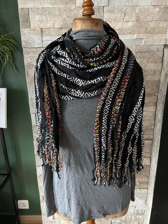 Écharpe noire - photo numéro 2