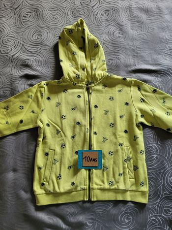 Gilet zippé à capuche