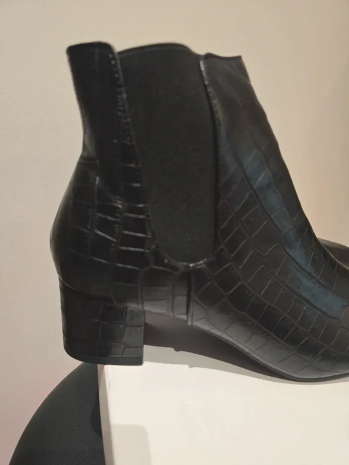 Boots noires Taille 40 Effet croco - photo numéro 2