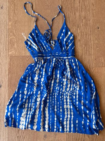 Robe courte dos nu