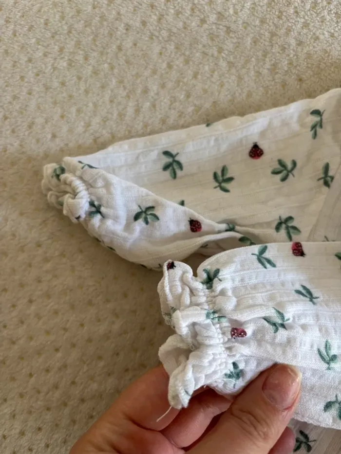 Pyjamas 1 mois - photo numéro 4