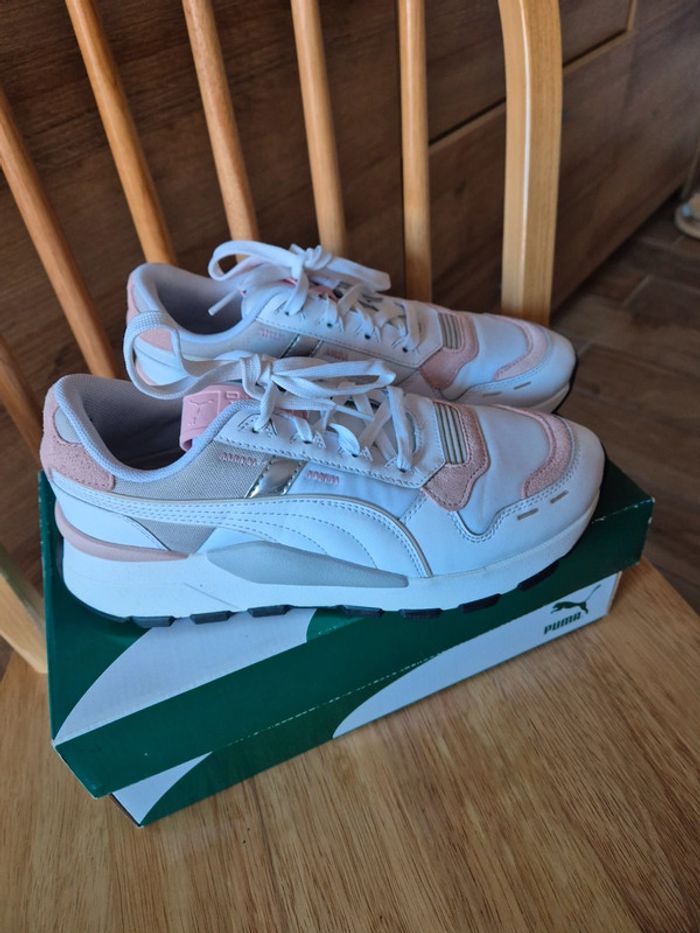 Baskets femme puma rose et blanche, pointure 38