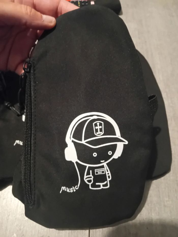 Pochette enfant réglable neuve Prix unitaire - photo numéro 2