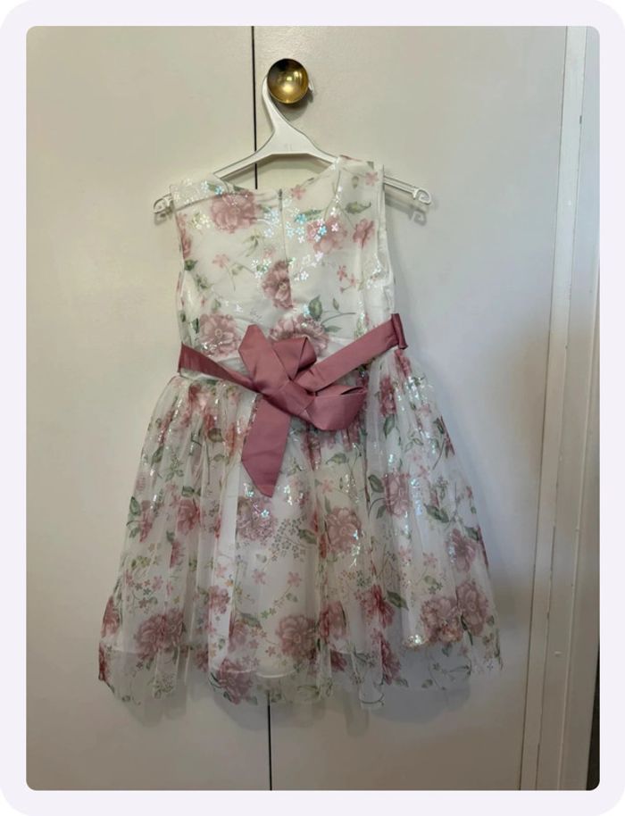 Robe rose et blanche - photo numéro 2
