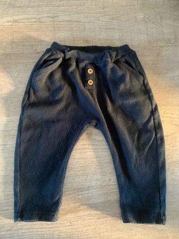 Pantalon tape à l’œil 9 mois