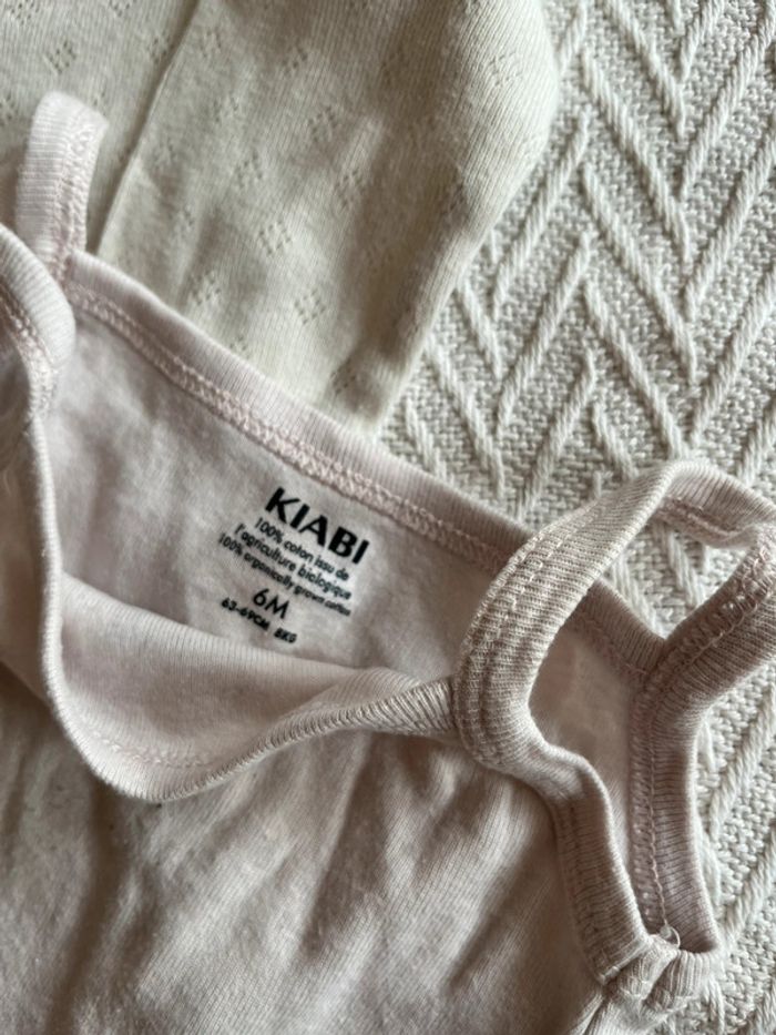 Lot bodies 6 mois - photo numéro 2