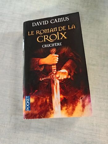 Livre le roman de la croix crucifère