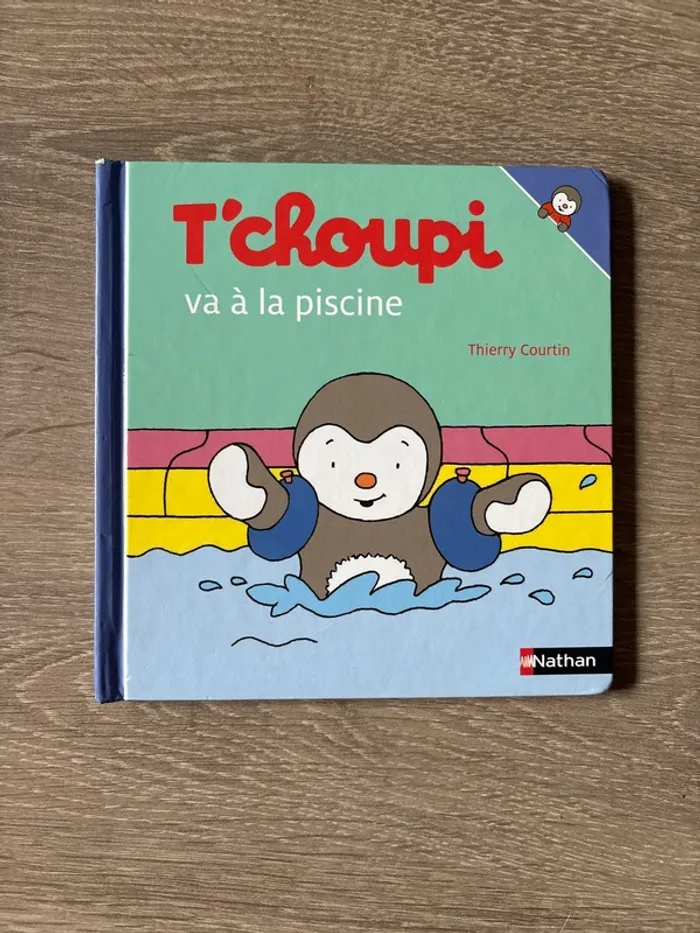 T'choupi va à la piscine