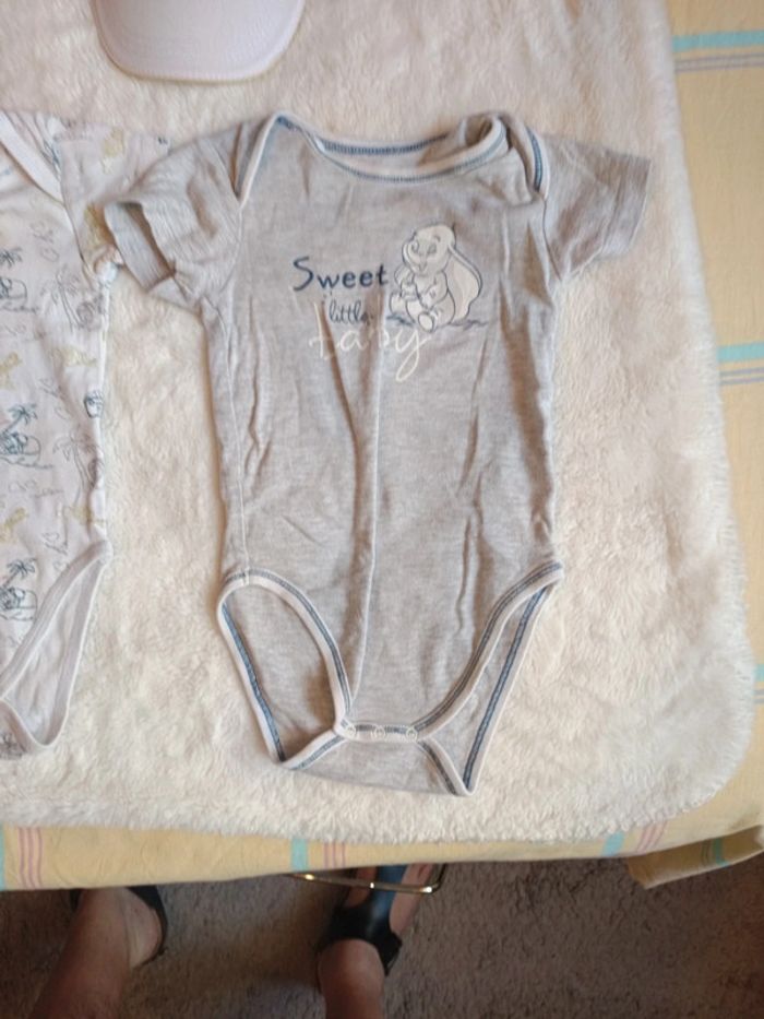 Lot vêtements garçon Disney taille 18m - photo numéro 13