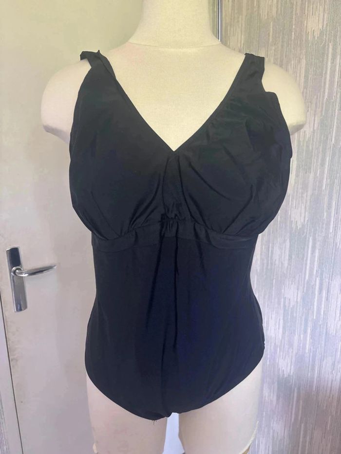Maillot de bain 1 pièce taille 52 marque lagon bleu neuf •