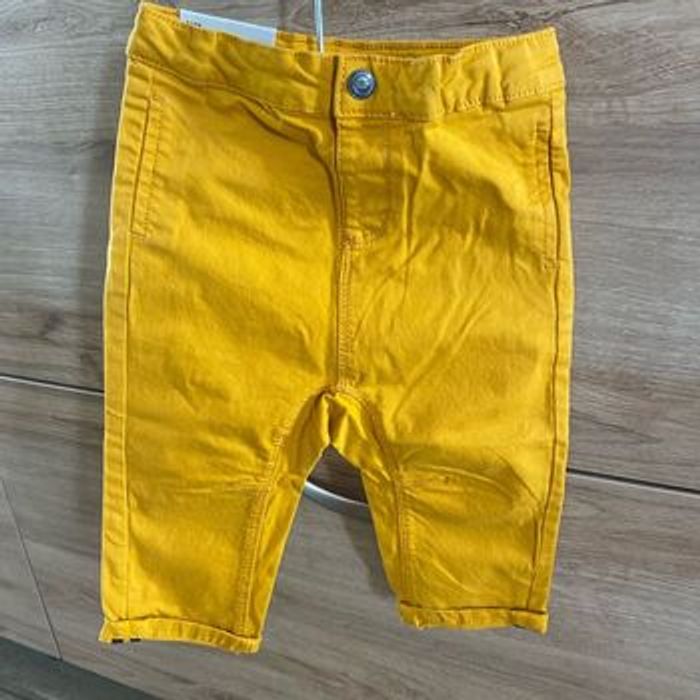 Pantalon neuf. 12 mois