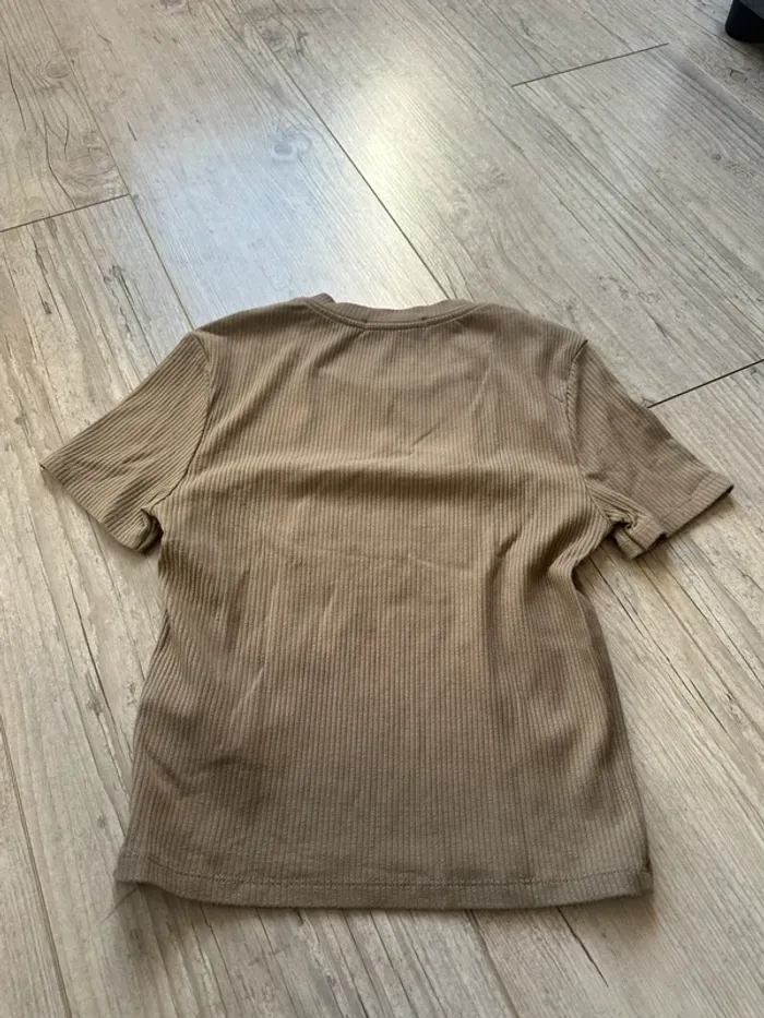 Top t shirt cut out pull and bear maille côtelé - photo numéro 3
