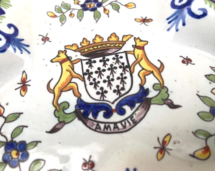 Années 1900  Coupelle   Faïence de Desvres  Charles-François Fourmaintraux-Courquin  Armoirie A MA V - photo numéro 3