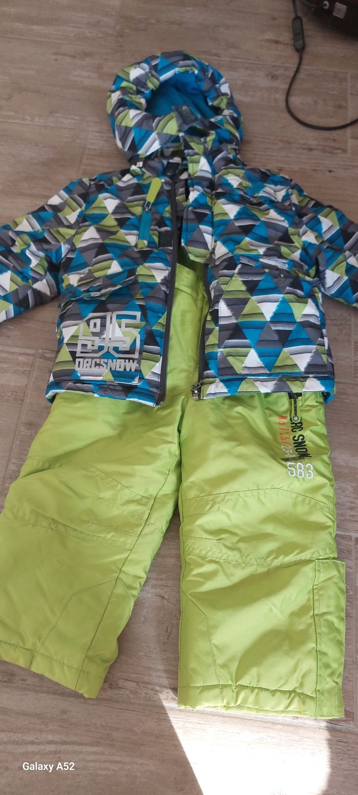 Skis ensemble