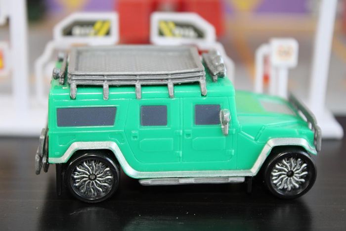 Disney Pixar cars TJ Hummer - photo numéro 6