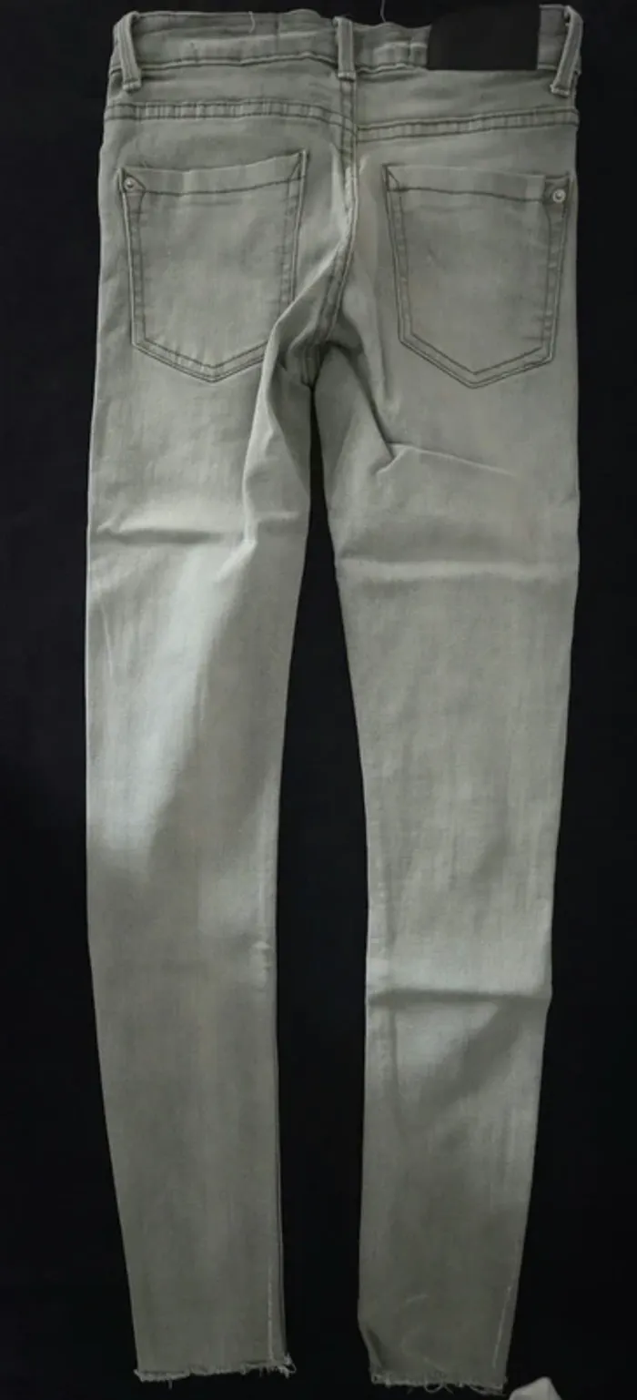 Jeans T.32 - photo numéro 2