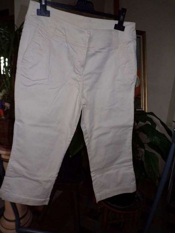 Pantacourt jaune pale, marque 3 suisses, taille 42