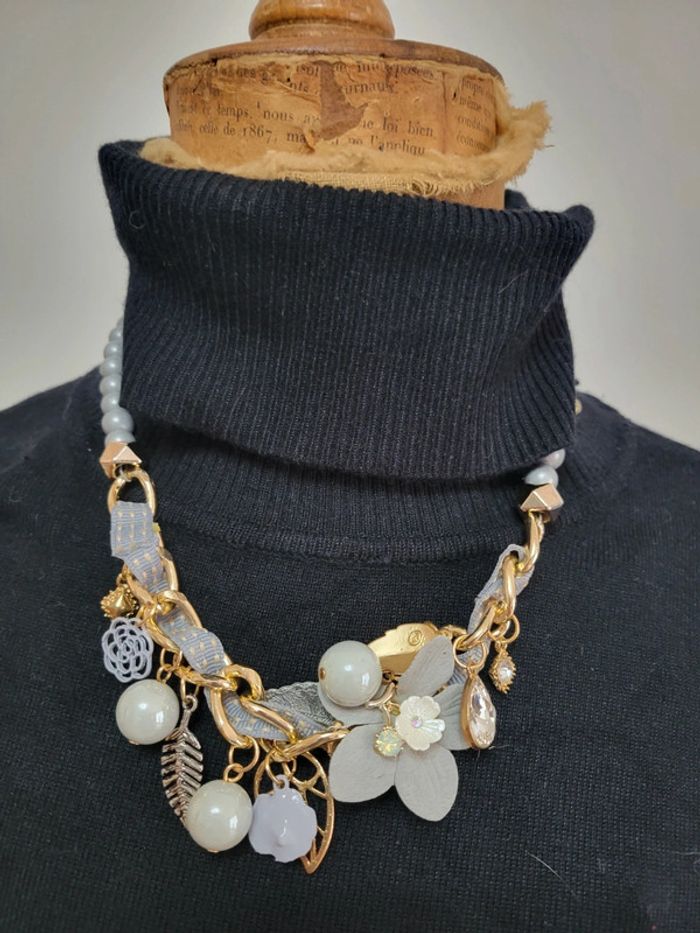 Collier perles fleurs - photo numéro 2